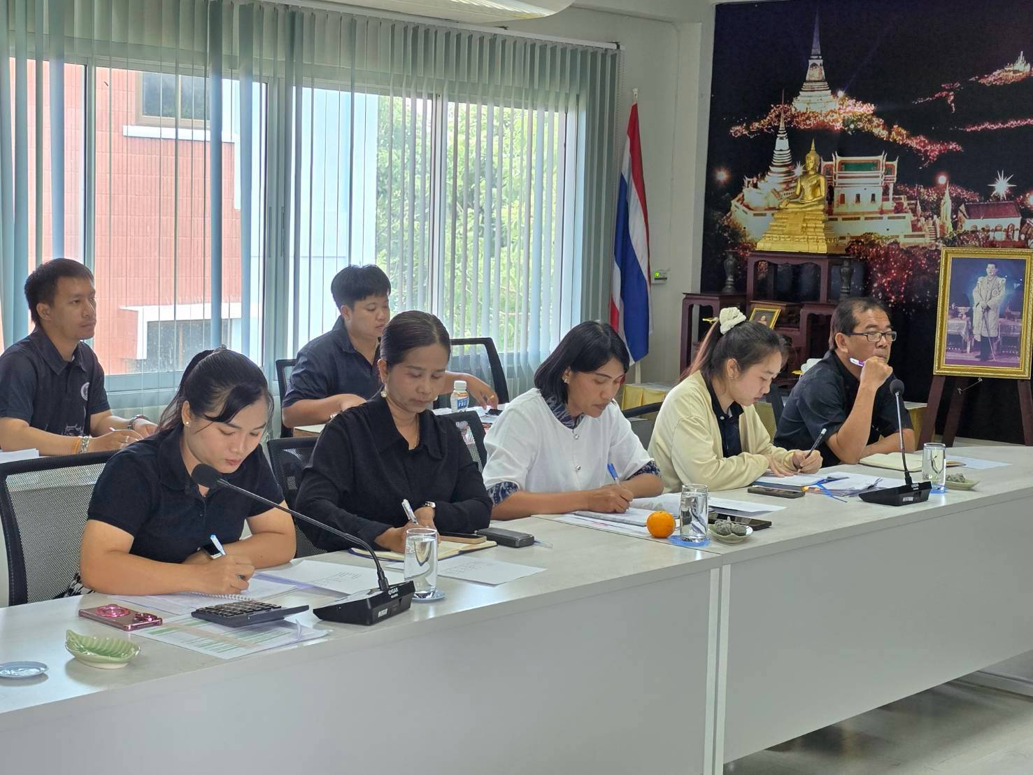 title - ปฏิรูปที่ดินจังหวัดเพชรบุรี พร้อมด้วย เจ้าหน้าที่ ส.ป.ก.เพชรบุรี ประชุมสรุปผลการติดตามแนวทางการแก้ไขปัญหาโครงการแก้ไขปัญหาที่ดินทำกินของเกษตรกรสภาประชาชน 4 ภาค ร่วมกับเจ้าหน้าที่ 3 สำนักของสำนักงานการปฏิรูปที่ดินเพื่ือเกษตรกรรม ได้แก่ สำนักกฎหมาย สำนักจัดการปฏิรูปที่ดิน และสำนักจัดการแผนที่และสารบบที่ดิน